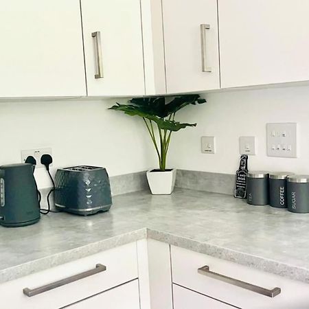 Ashford Retreat - Luxury Home With Double Parking מראה חיצוני תמונה