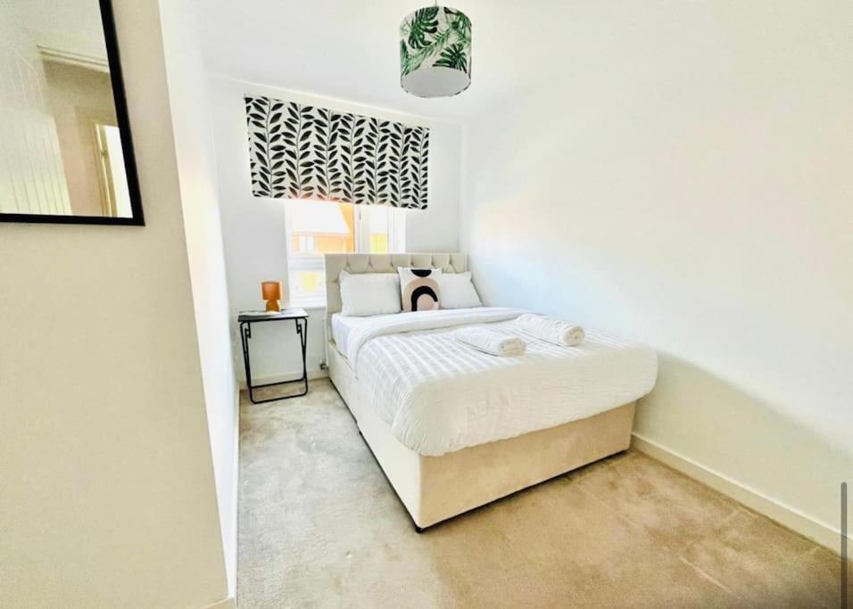 Ashford Retreat - Luxury Home With Double Parking מראה חיצוני תמונה