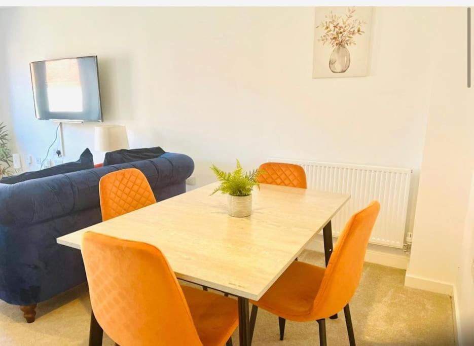 Ashford Retreat - Luxury Home With Double Parking מראה חיצוני תמונה